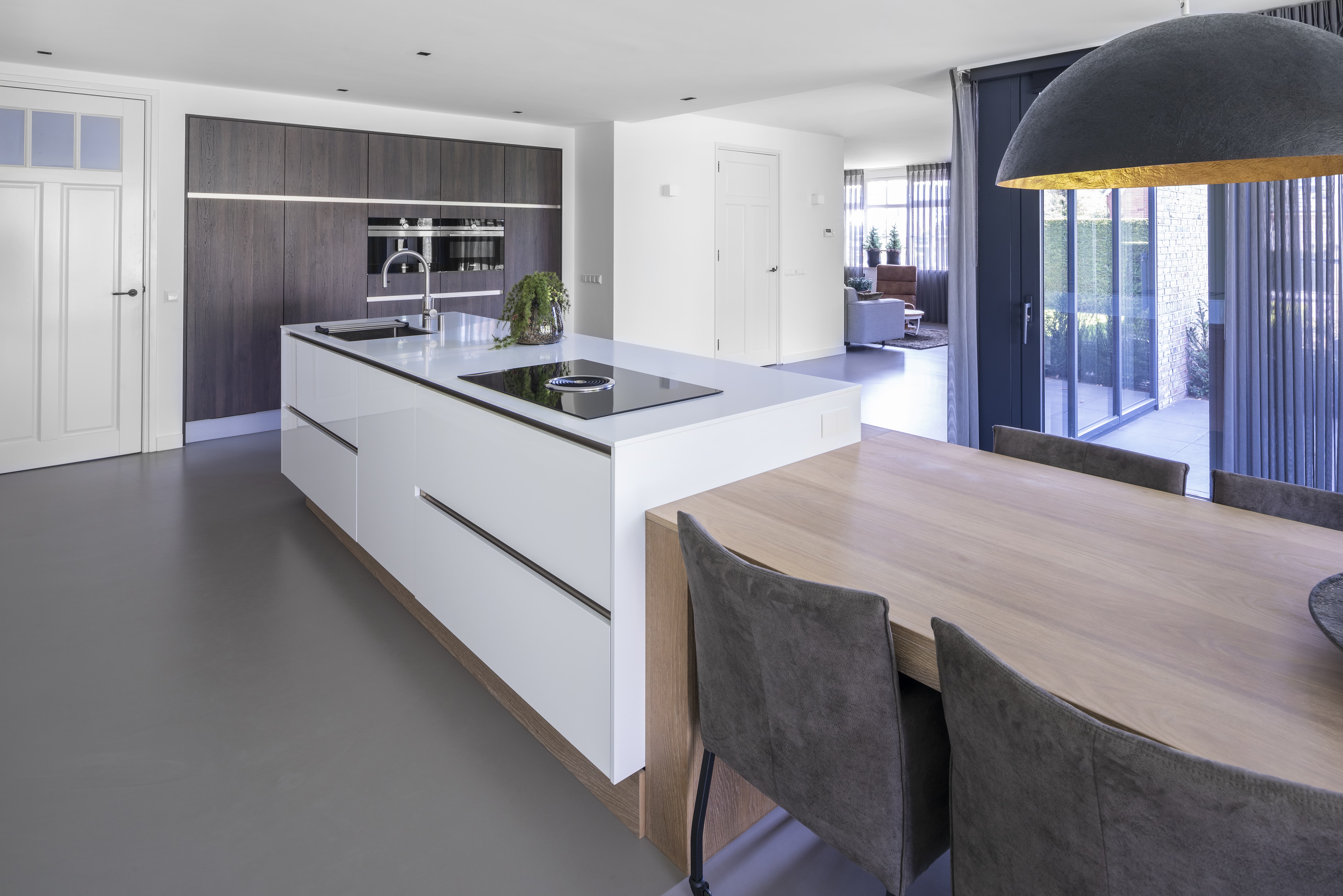 Nieuw Strakke en moderne keuken met kookeiland - Keukenstudio Regio Oost VX-59
